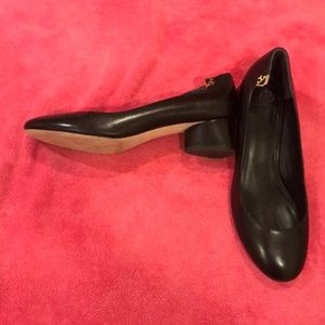 Black Tory Burch pumps